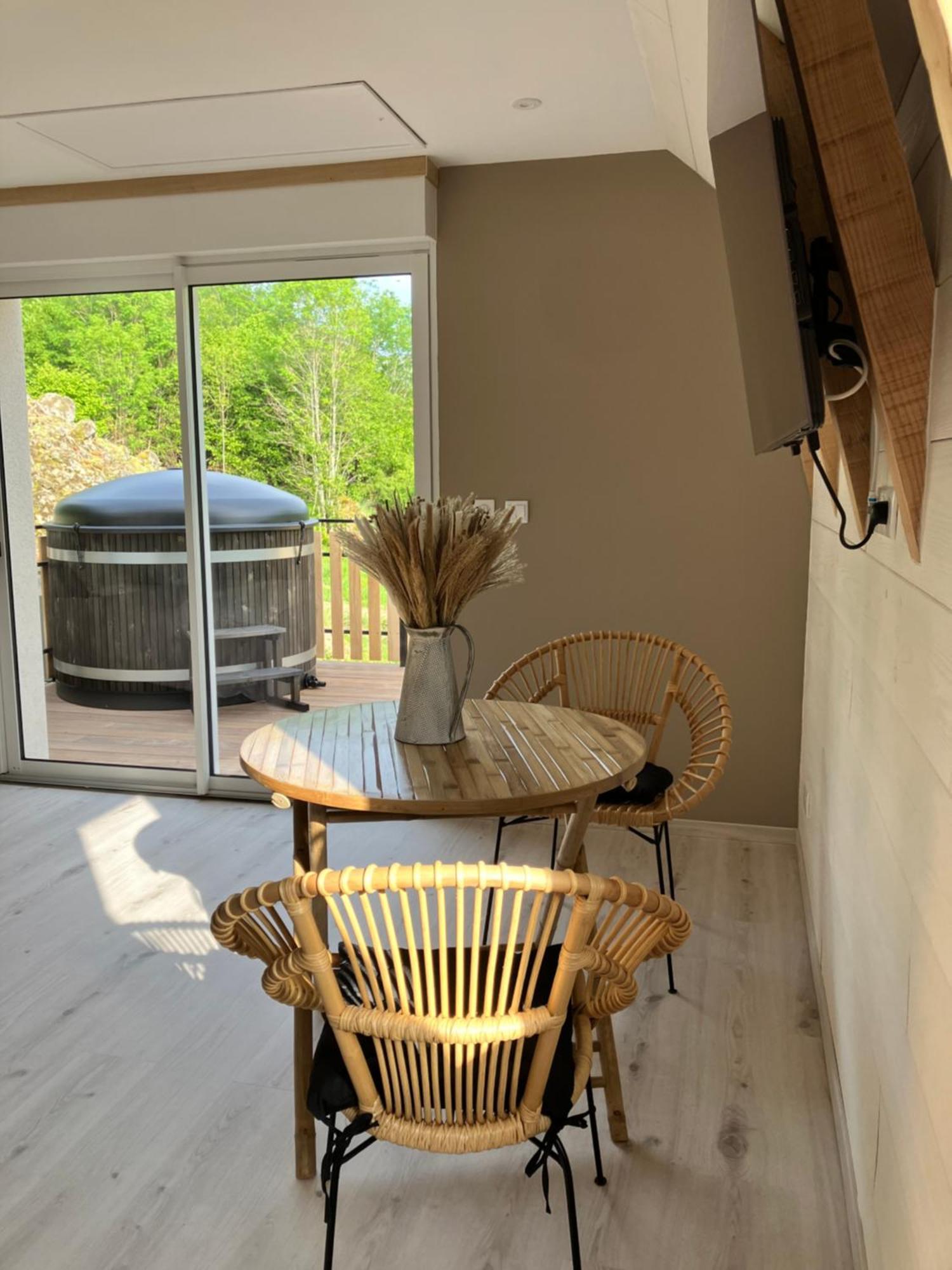 La Puy Mary Bed & Breakfast Le Falgoux Екстериор снимка